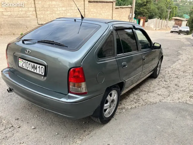 Daewoo Nexia 1995 · 1.6 MT