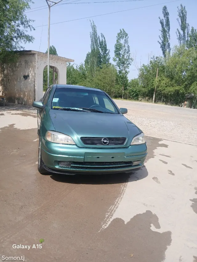 Opel Astra G 1998 · 1.6 MT