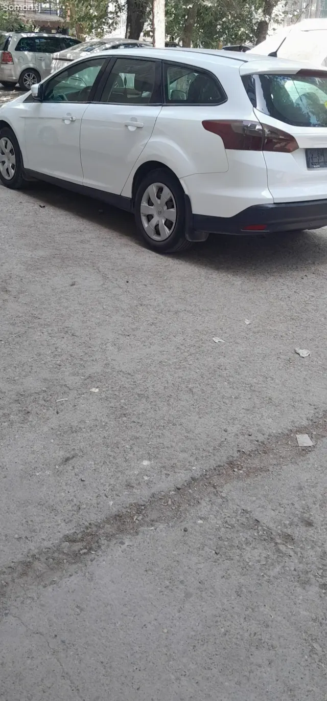 Ford Focus 2013 · MT