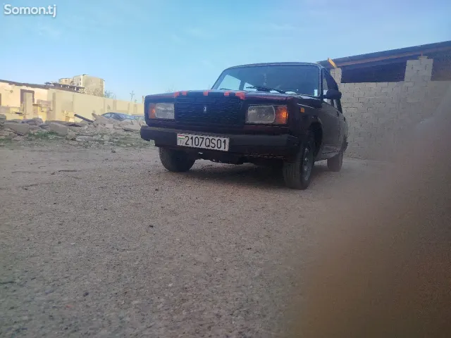 Lada (ВАЗ) 2107 2011 · 1.7 MT