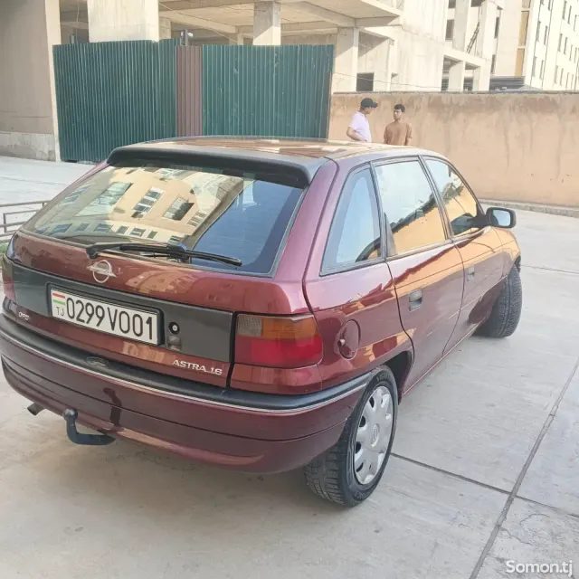 Opel Astra F 1996 · 1.6 MT