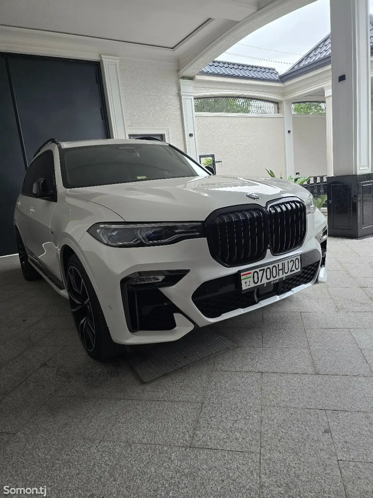 BMW X7 2022 · 4.0 AT