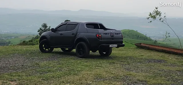 Mitsubishi L200 2012 · 2.4 MT