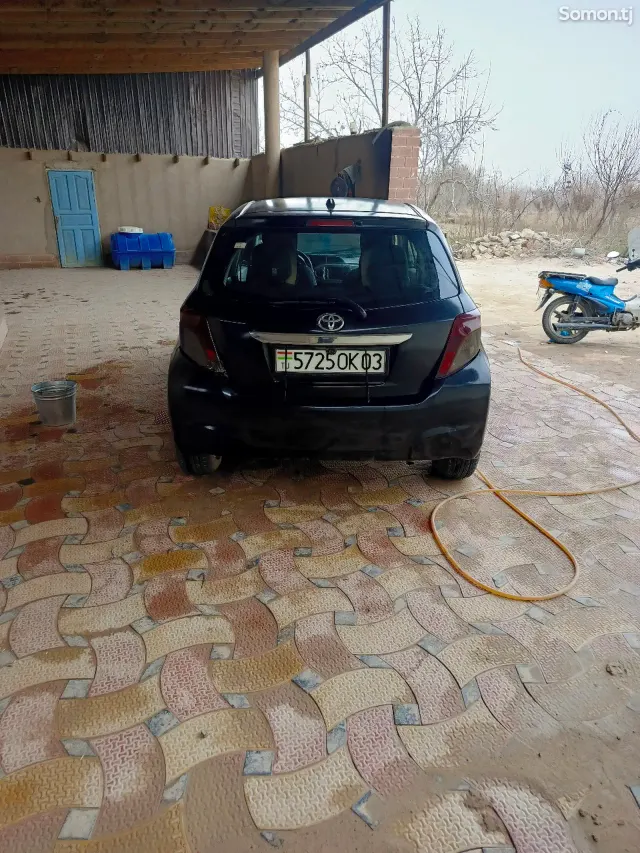 Toyota Vitz 2012 · 1.1 AT