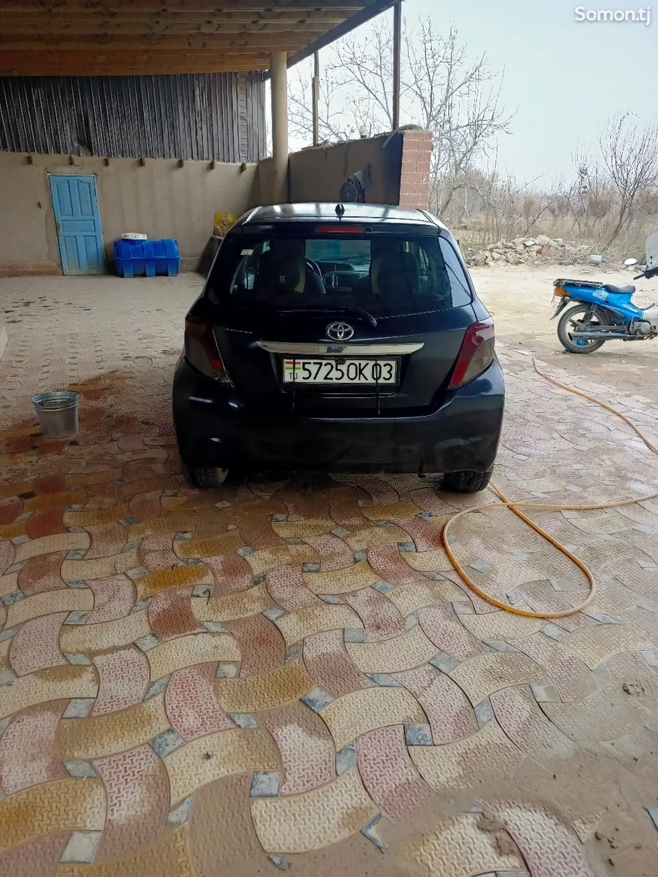Toyota Vitz 2012 · 1.1 AT