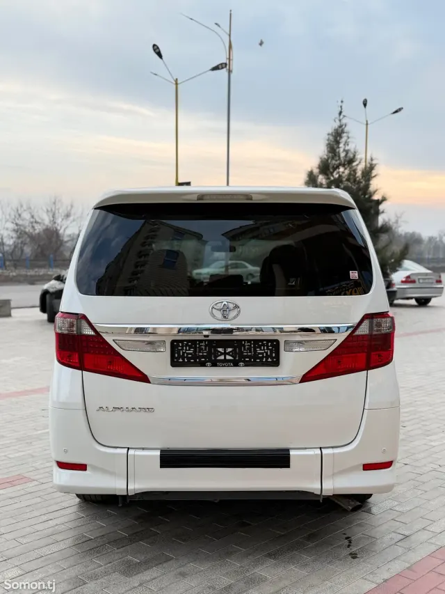 Toyota Alphard 2014 · 2.4 AT
