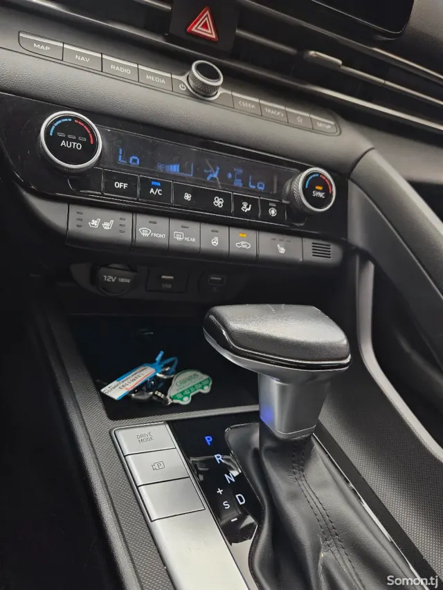 Hyundai Avante 2021 · 1.6 AT