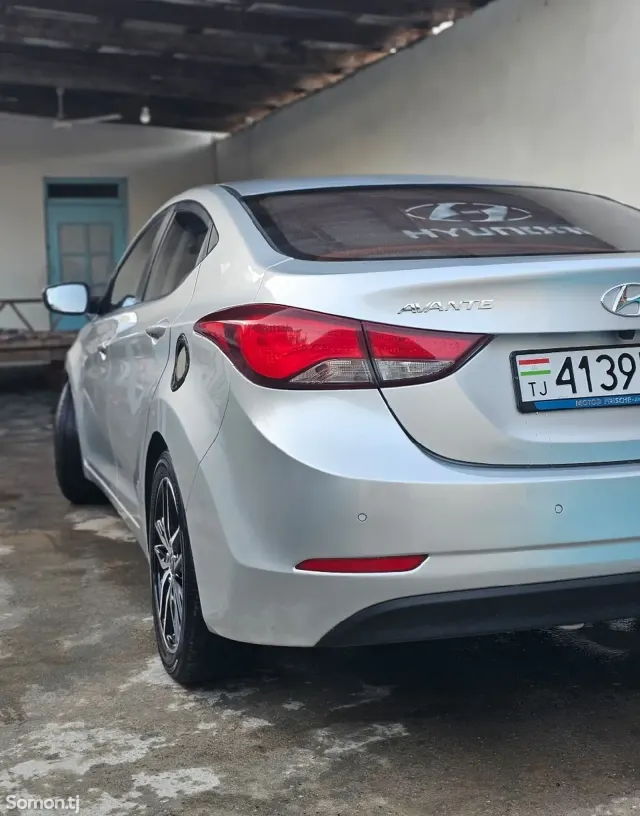 Hyundai Avante 2015 · 1.6 AT