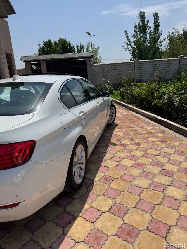 BMW 5 series 2016 · 2.0 AT