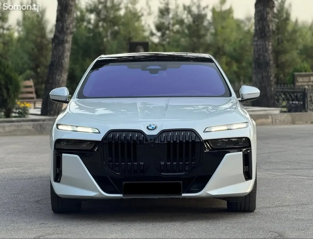 BMW 7 series 2023 · 4.0 AT