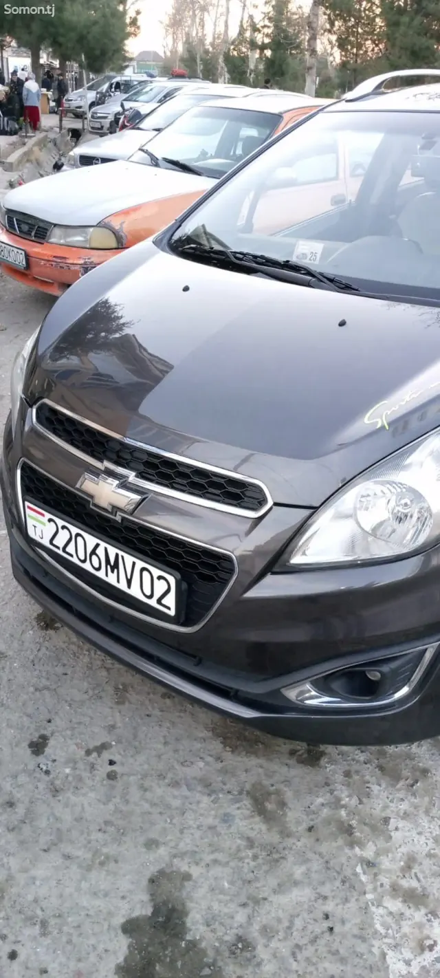 Chevrolet Spark 2014 · 1.0 AT