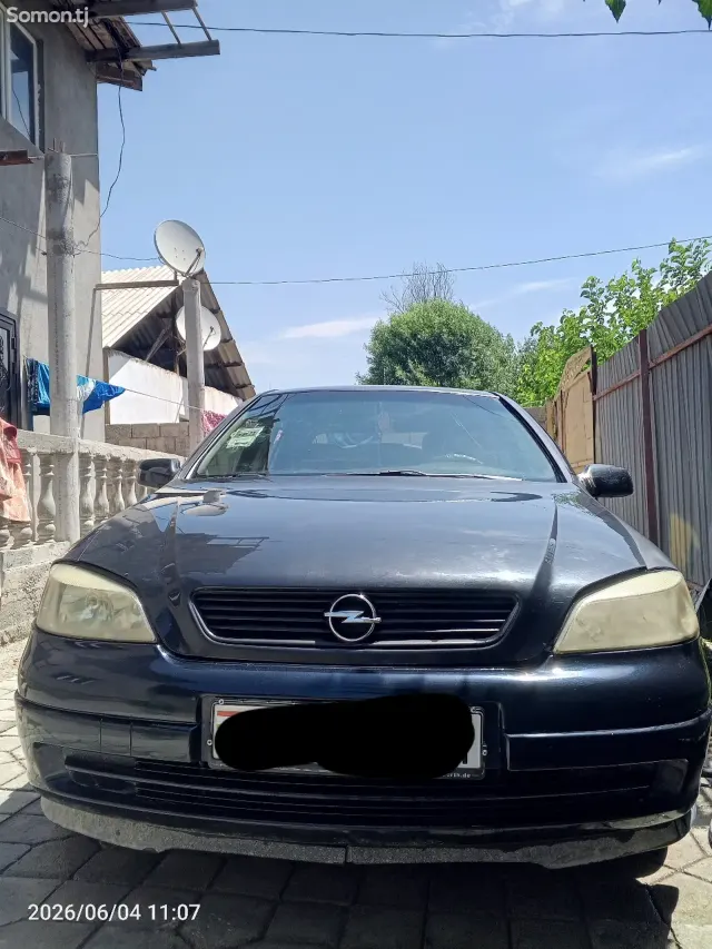 Opel Astra G 1998 · 1.6 MT