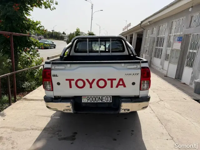 Toyota Hilux 2016 · 2.7 AT