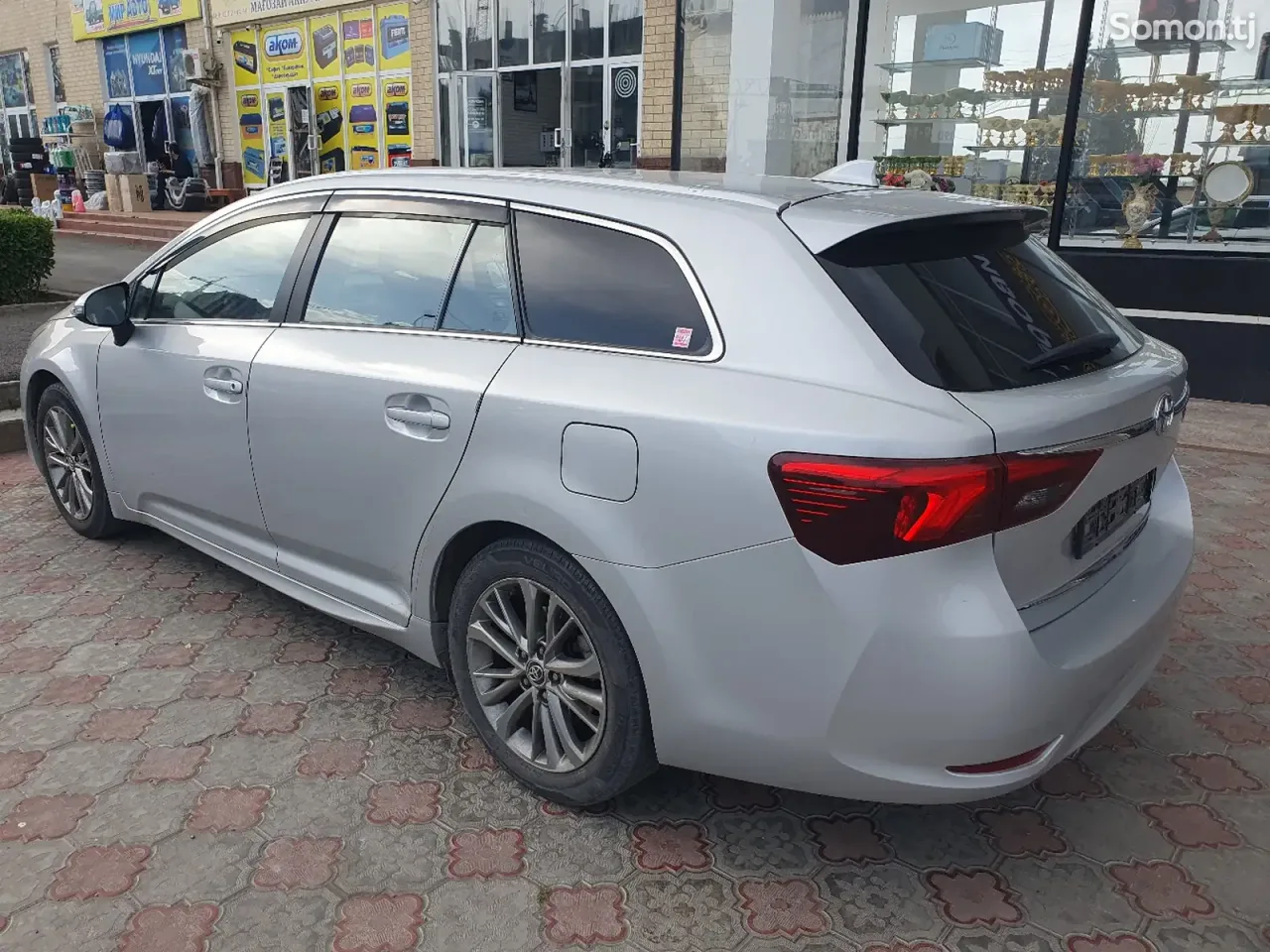 Toyota Avensis 2016 · 1.8 AT