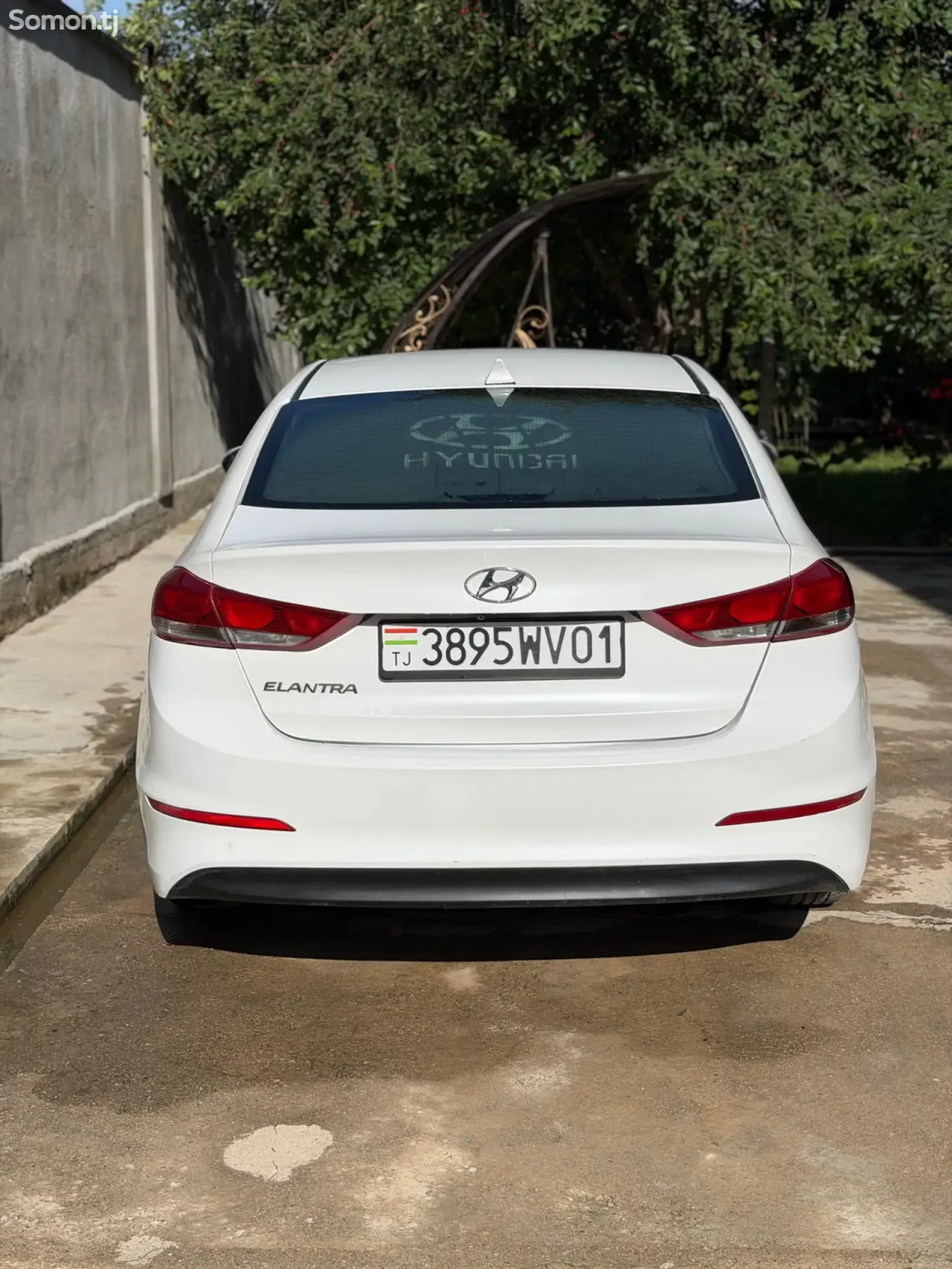 Hyundai Elantra 2017 · 2.0 AT