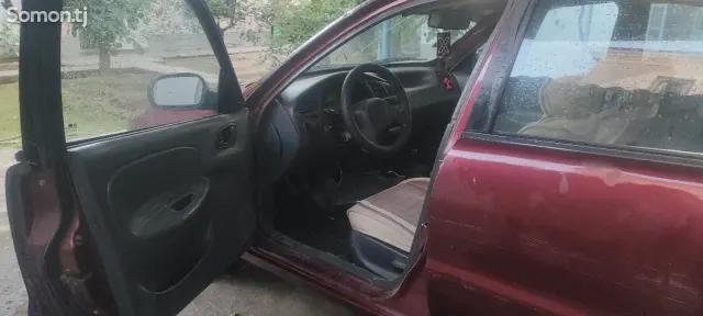 Daewoo Lanos 1997 · 1.5 MT