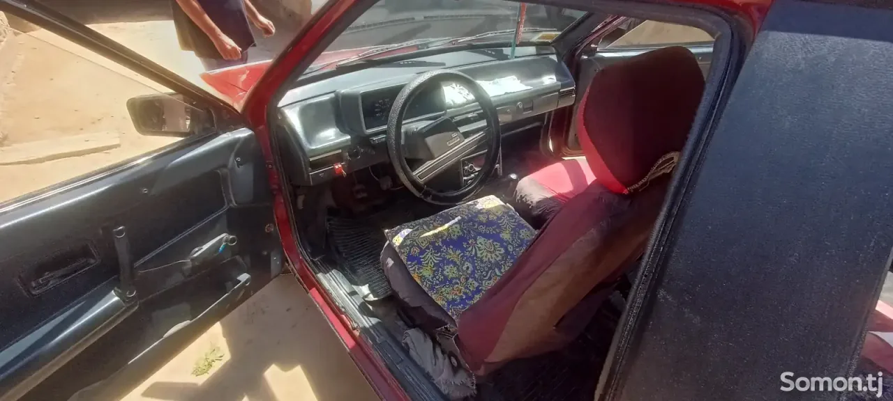 Lada (ВАЗ) 2108 1989 · 1.3 MT