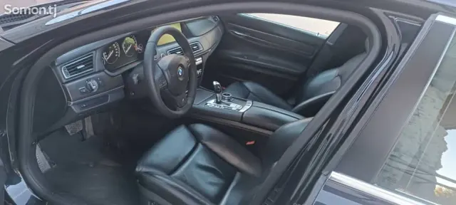BMW 7 series 2011 · 4.4 AT