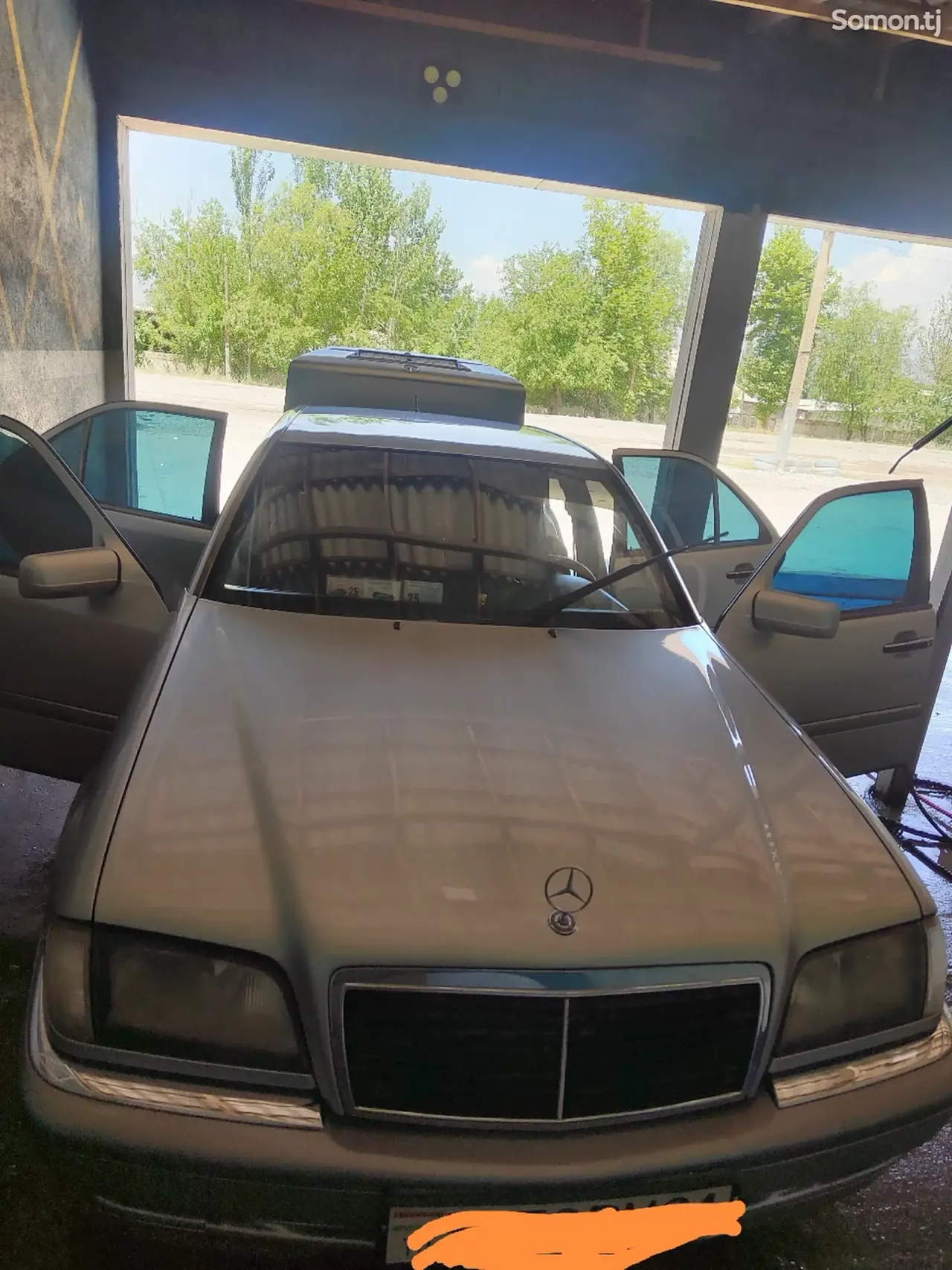 Mercedes-Benz C class 1999 · 3.2 MT