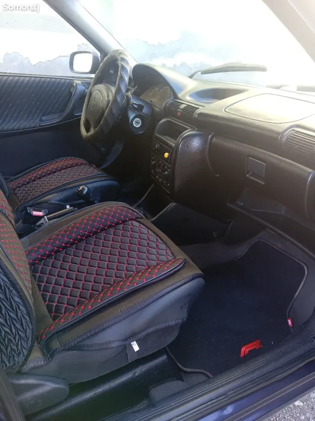 Opel Astra F 1998 · 1.6 MT