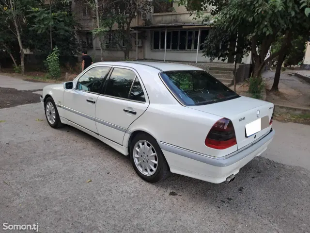 Mercedes-Benz C class 1999 · 2.4 AT