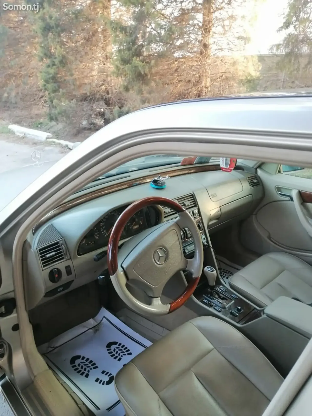 Mercedes-Benz C class 1999 · 2.4 AT