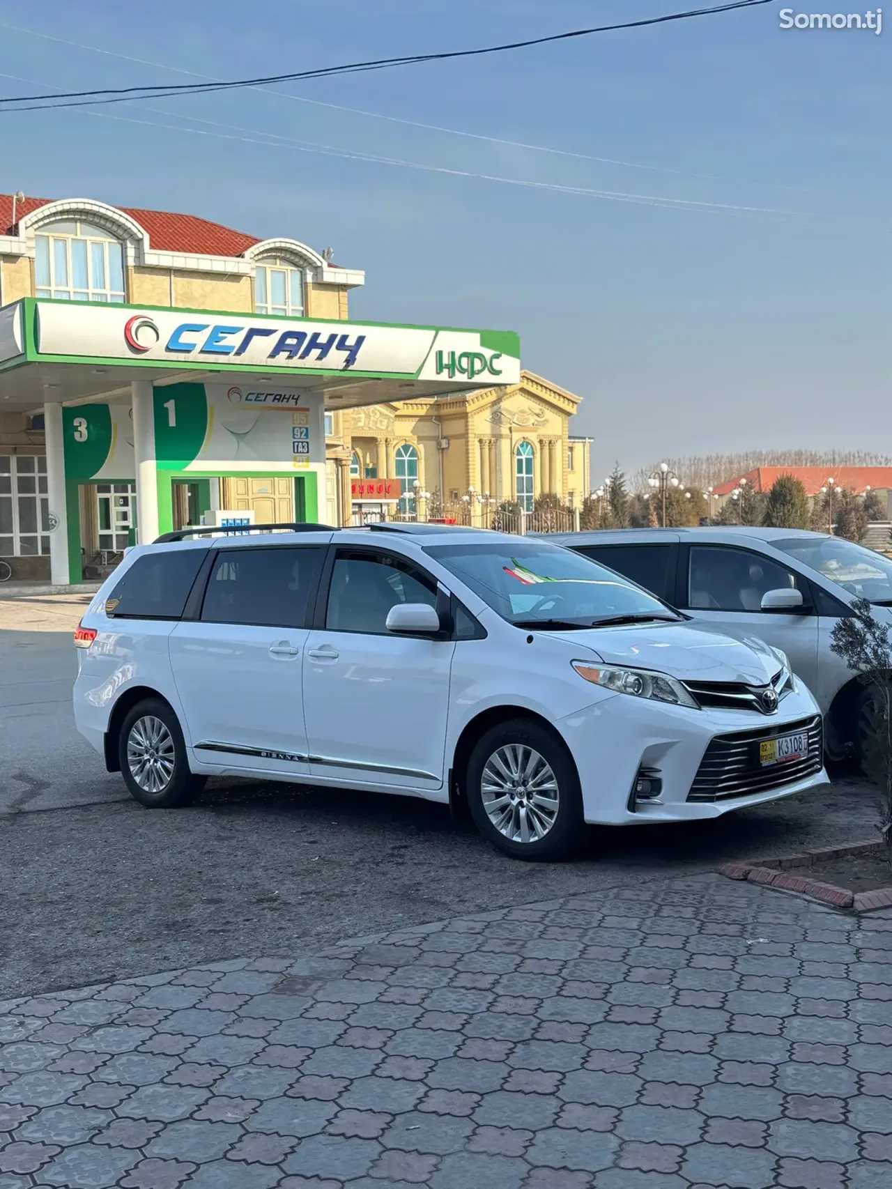 Toyota Sienna 2014 · 3.5 AT