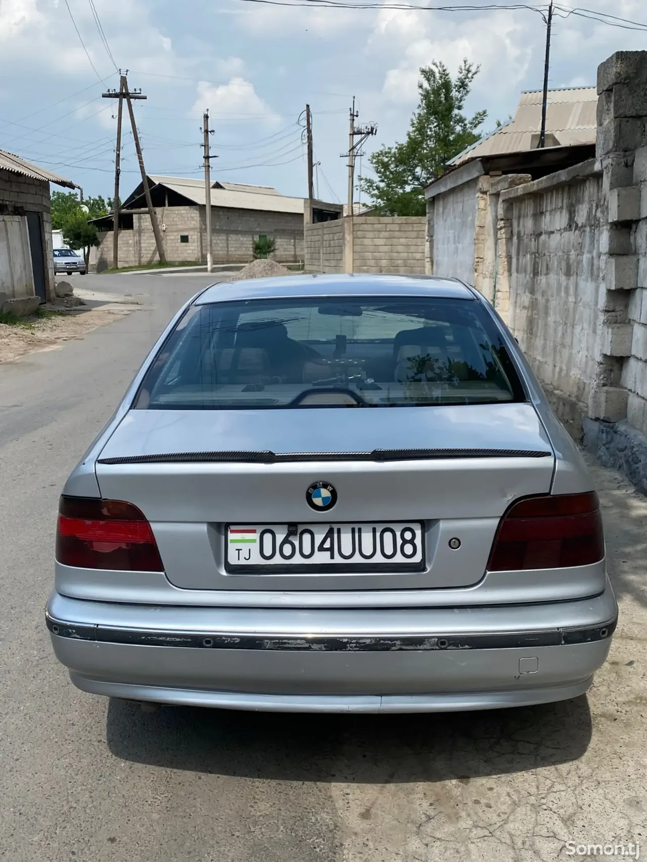 BMW M5 1996 · 2.4 AT