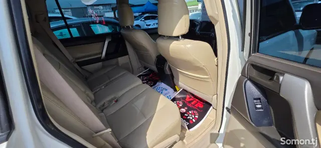 Toyota Land Cruiser Prado 2012 · 4.0 AT