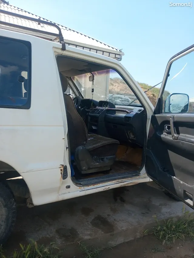 Mitsubishi Pajero 1997 · 2.5 MT