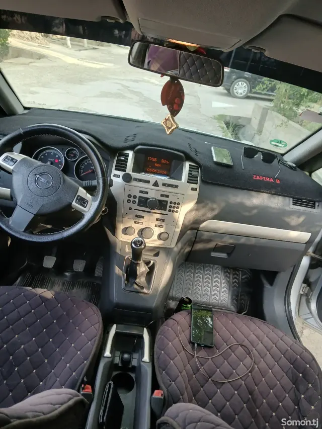 Opel Zafira 2008 · 1.8 MT