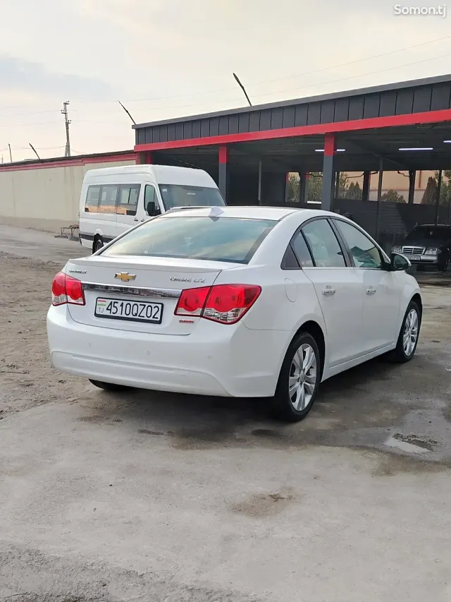Chevrolet Cruze 2014 · 1.4 AT