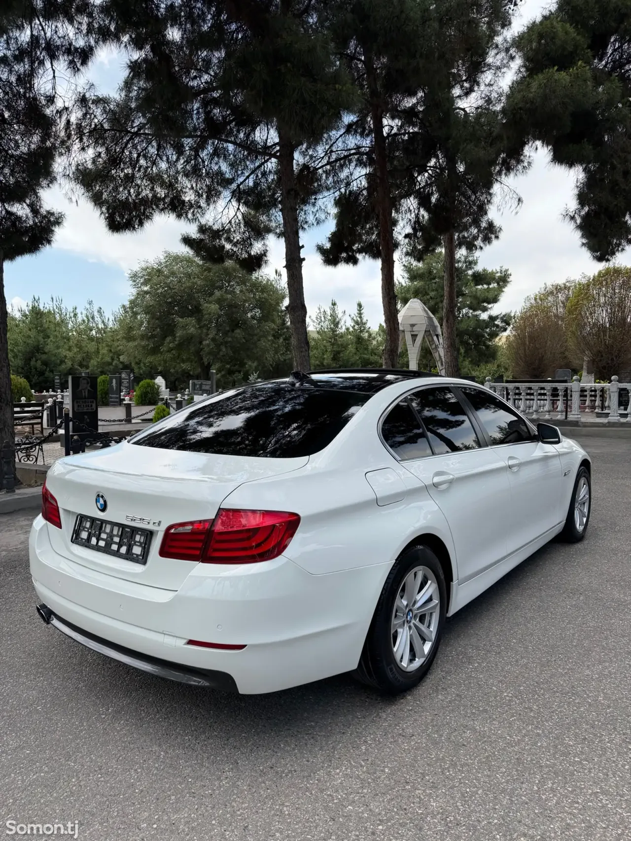 BMW 5 series 2013 · 2.0 AT