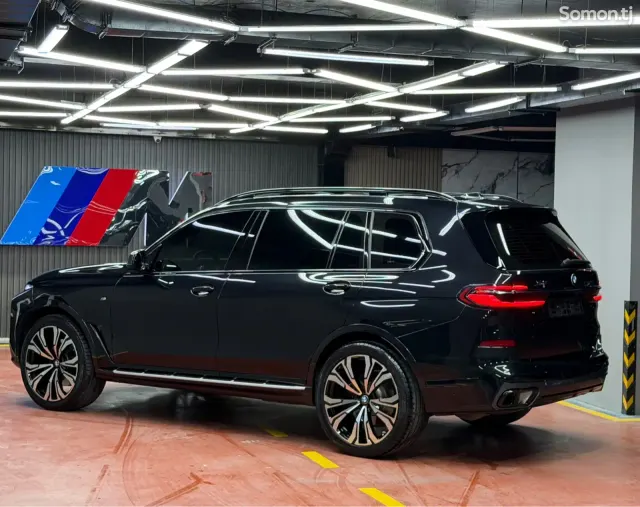 BMW X7 2023 · 4.0 AT
