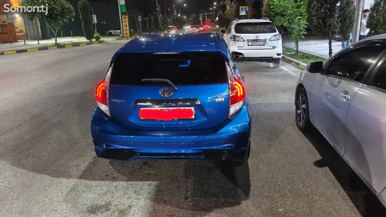 Toyota Aqua 2015 · 1.5 AT