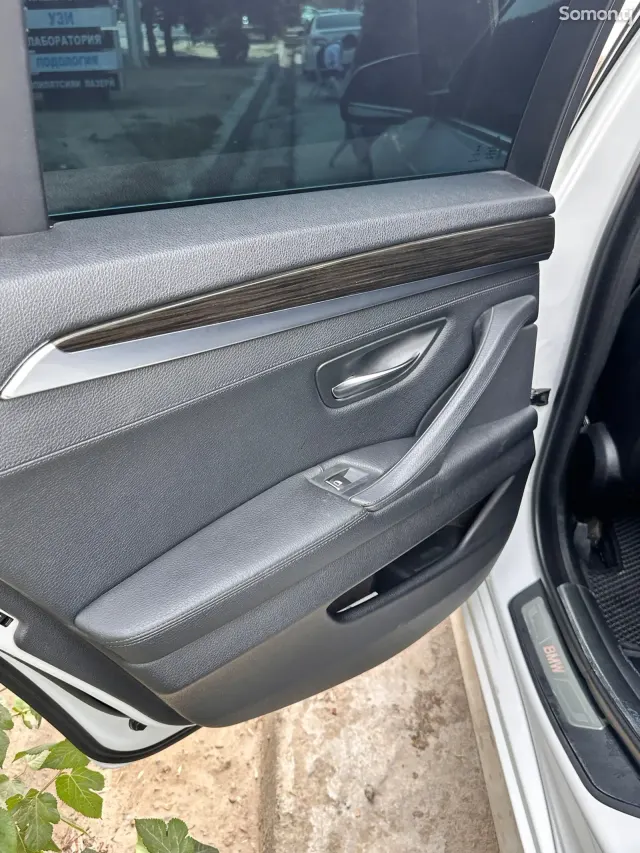 BMW 5 series 2014 · 2.0 AT