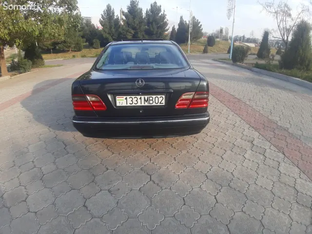 Mercedes-Benz E class 1999 · 3.2 AT