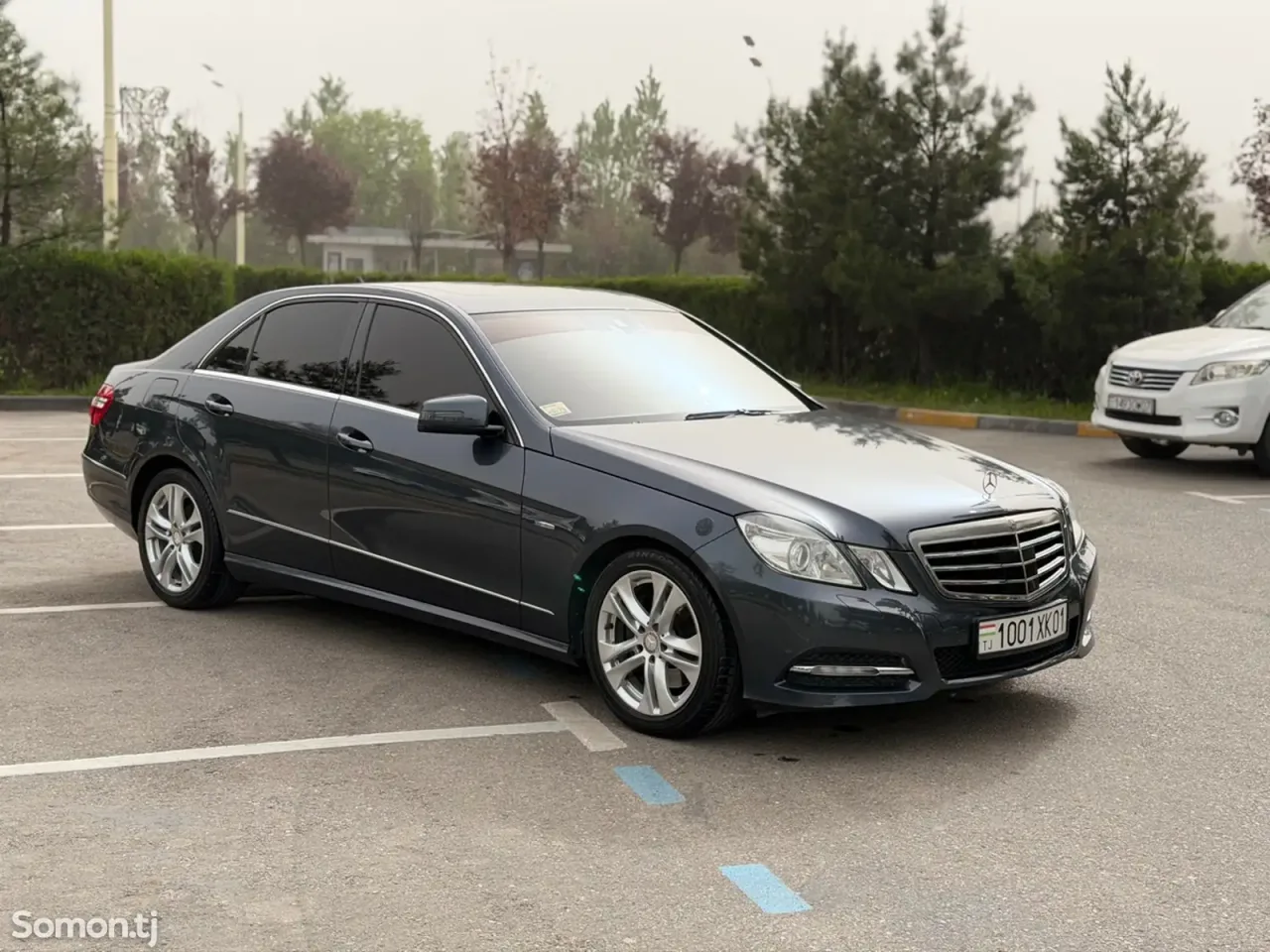 Mercedes-Benz E class 2012 · 3.5 AT
