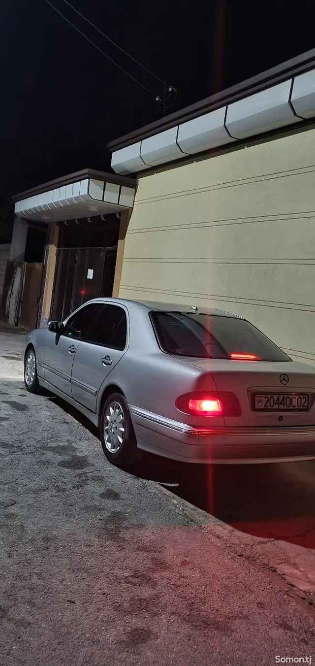 Mercedes-Benz E class 2001 · 2.4 AT