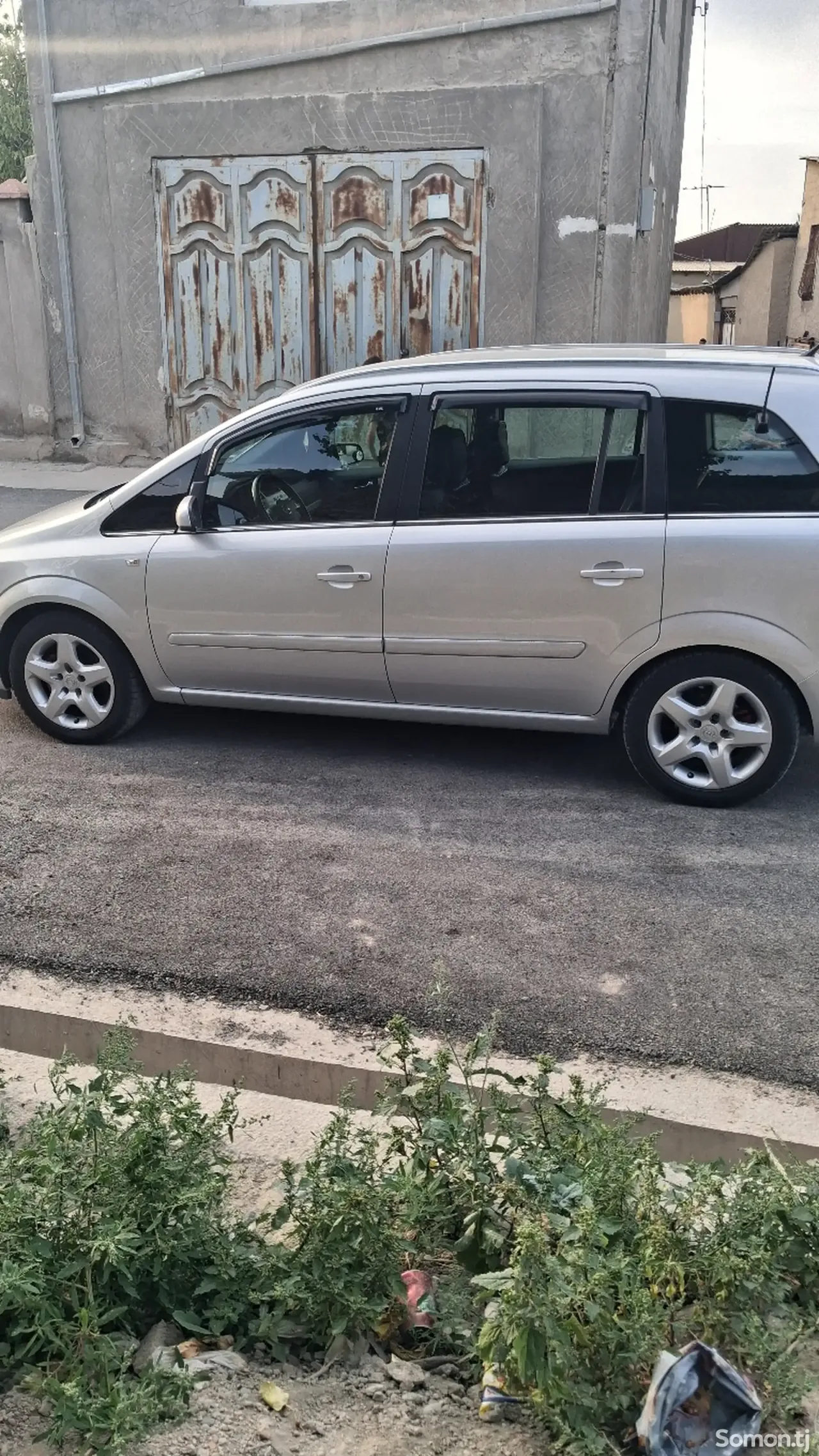 Opel Zafira 2008 · 1.6 MT