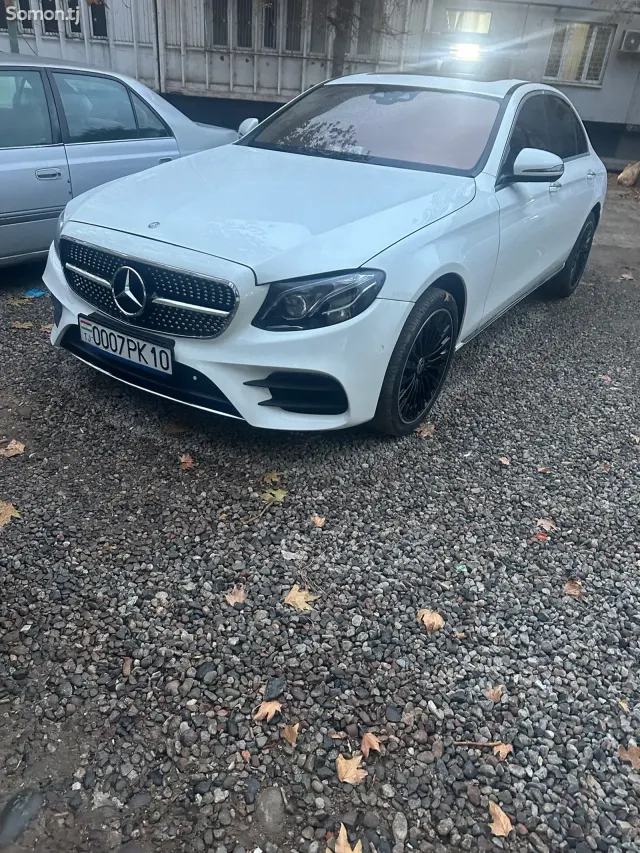 Mercedes-Benz E class 2017 · 2.2 AT