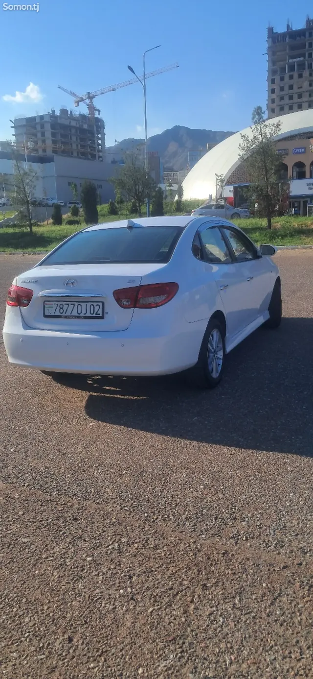Hyundai Avante 2009 · 1.6 AT