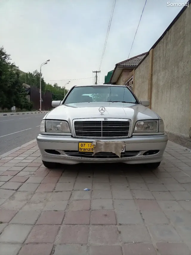 Mercedes-Benz C class 2000 · 2.4 AT