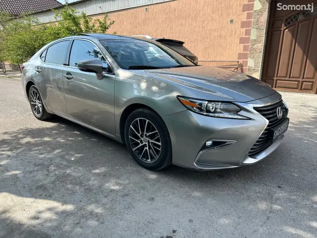 Lexus ES series 2015 · 2.5 AT