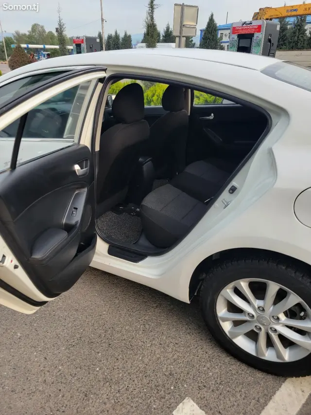 Kia K3 2016 · 1.6 AT