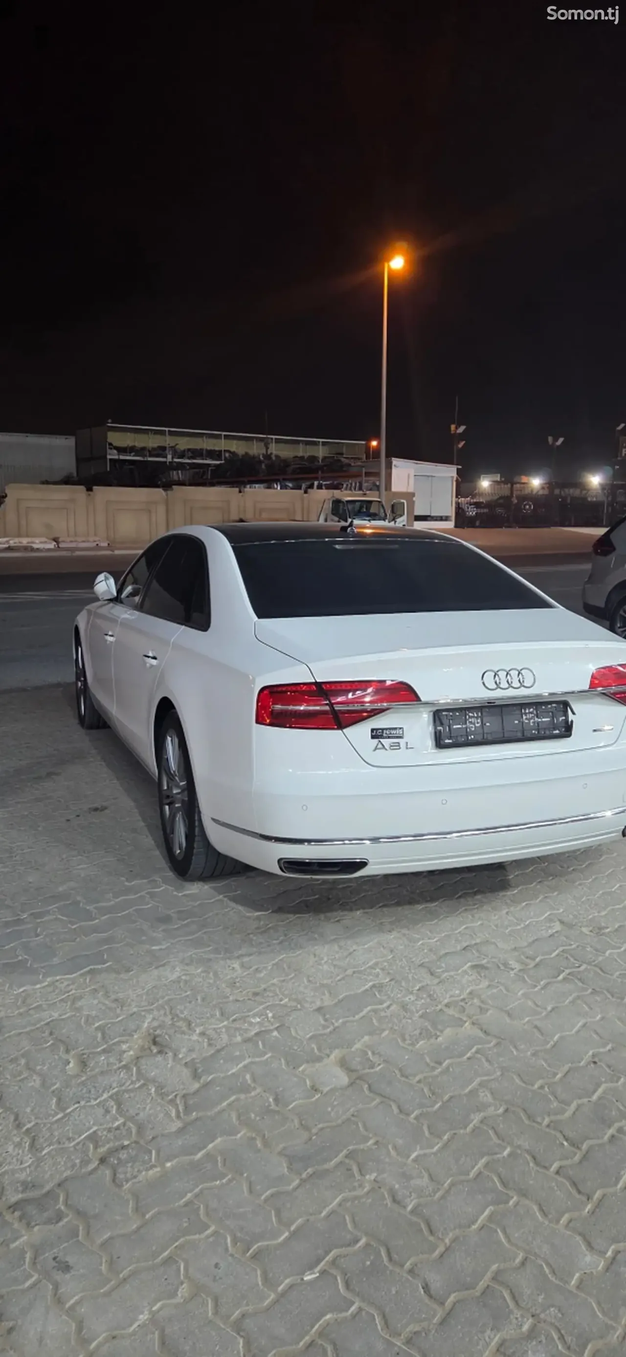 Audi A8 2015 · 3.0 AT