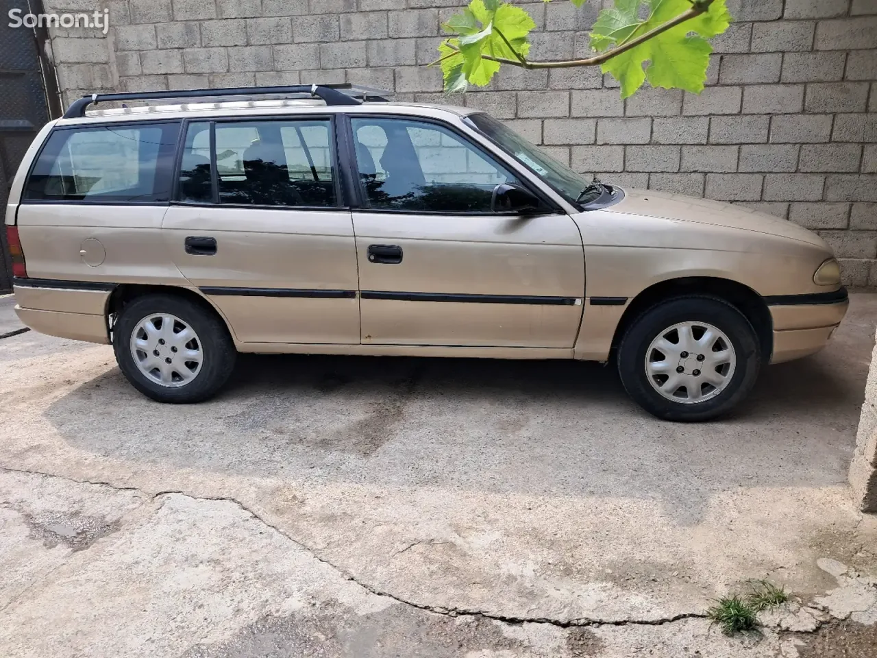 Opel Astra F 1998 · 1.6 MT