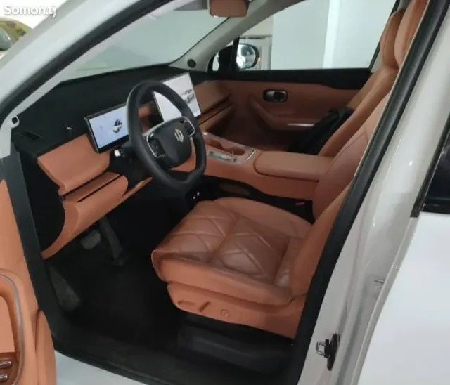 Leapmotor C16 2025 · AT
