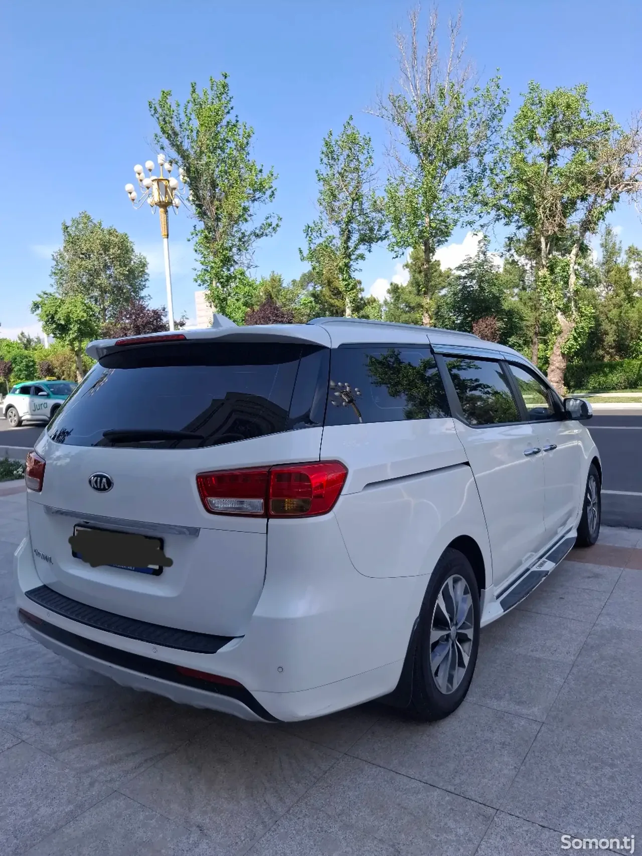 Kia Carnival 2016 · 2.2 AT
