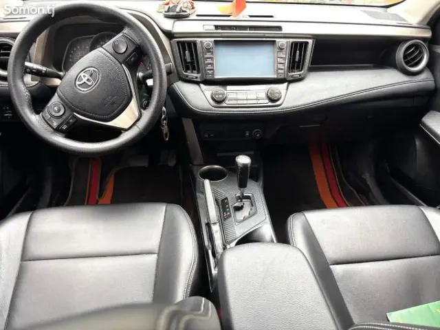 Toyota RAV 4 2015 · 2.0 AT